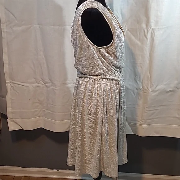 Lulu's Women's Silver Dress - Picture 6 of 8